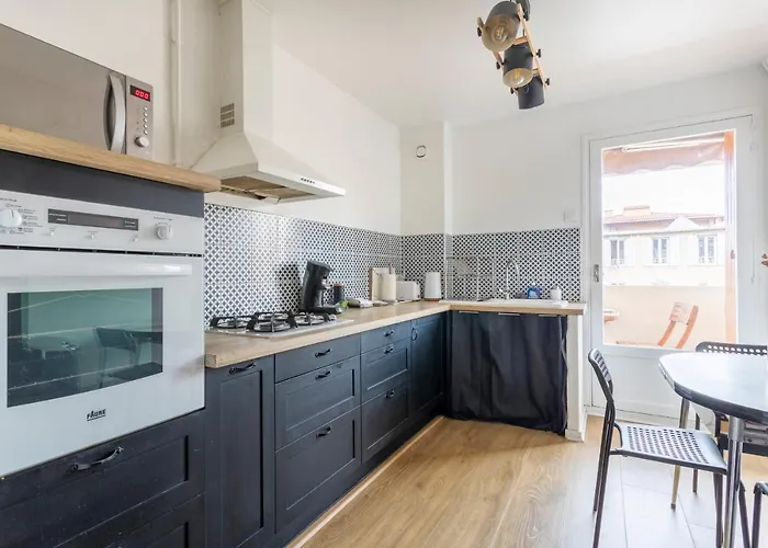 Appartement Deux Chambres Sur Le Vieux Port Avec Clim