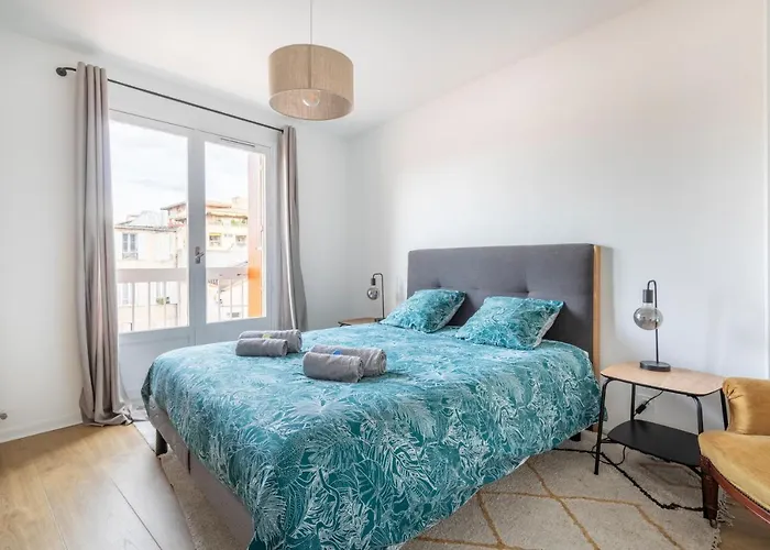 Appartement Deux Chambres Sur Le Vieux Port Avec Clim